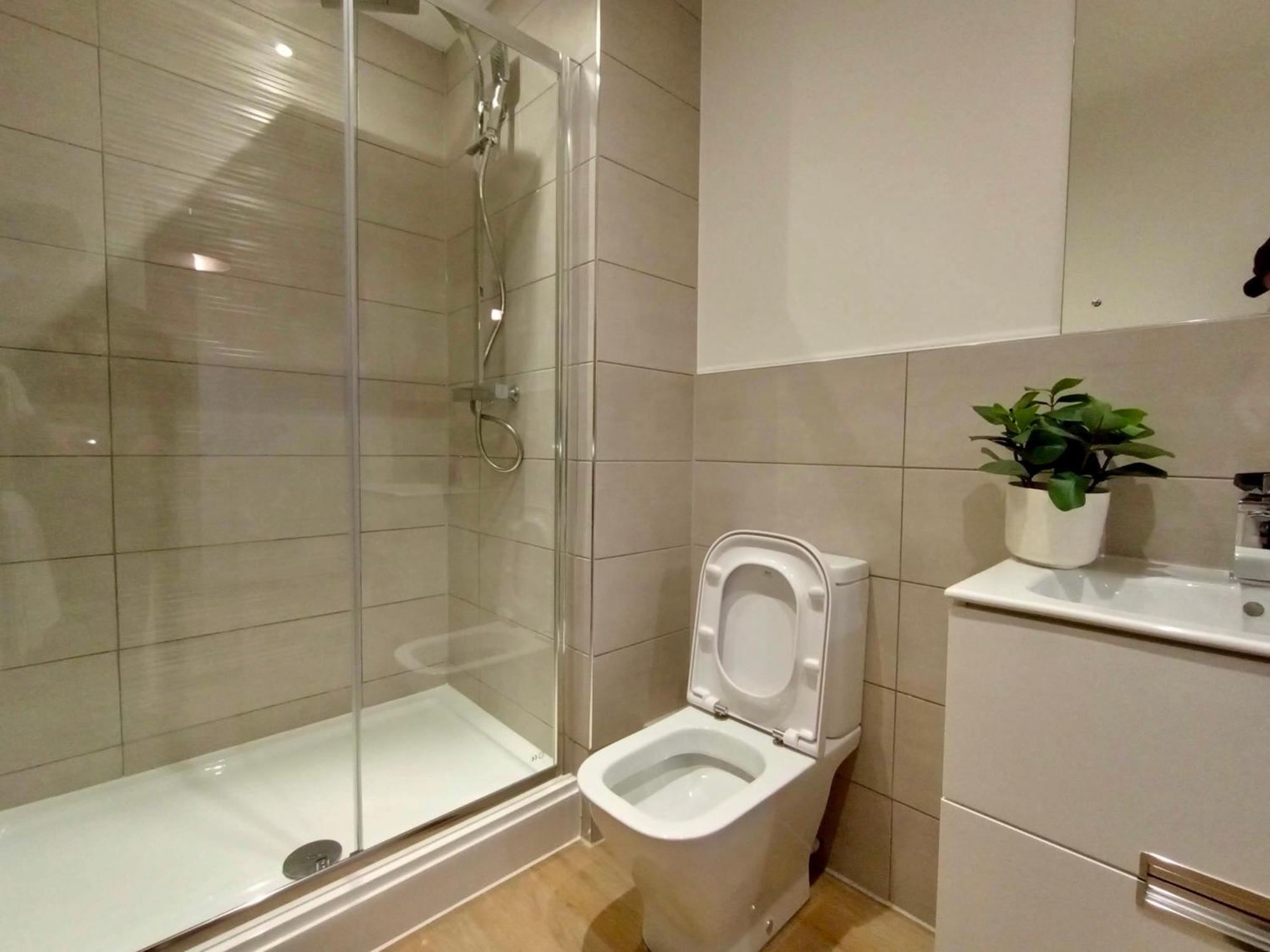 Luxury 2 Bed 2 Bath Flat Near Old Trafford Appartement Manchester Buitenkant foto