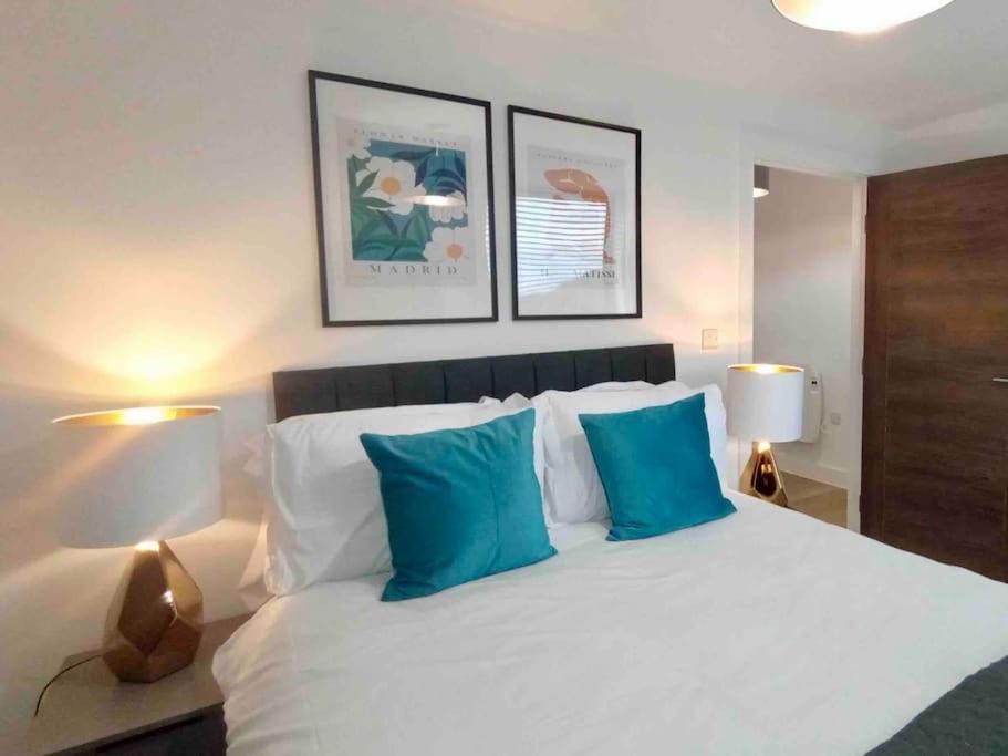 Luxury 2 Bed 2 Bath Flat Near Old Trafford Appartement Manchester Buitenkant foto
