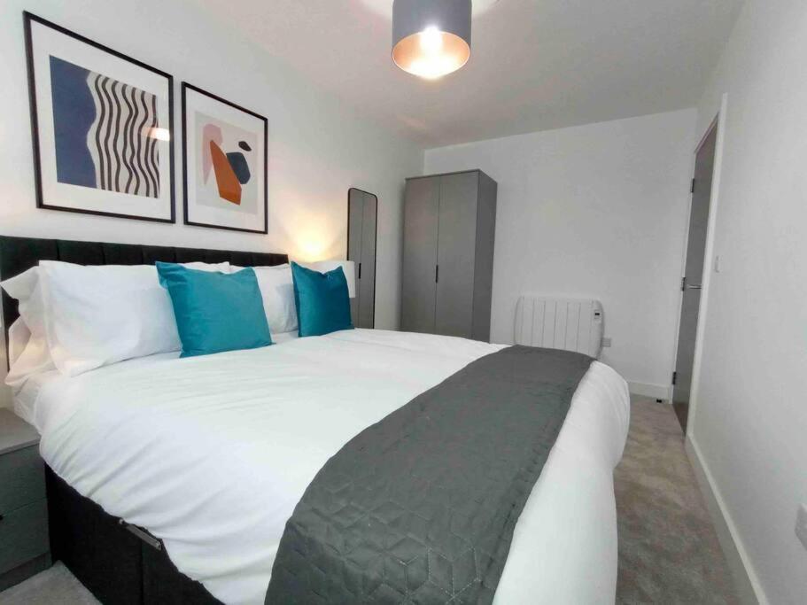 Luxury 2 Bed 2 Bath Flat Near Old Trafford Appartement Manchester Buitenkant foto