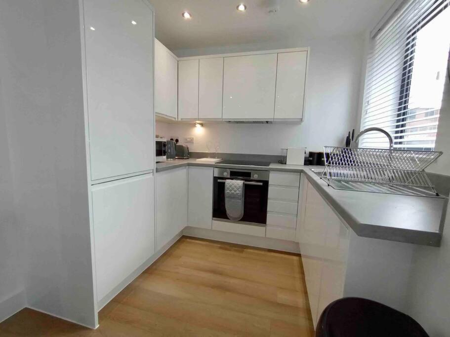 Luxury 2 Bed 2 Bath Flat Near Old Trafford Appartement Manchester Buitenkant foto
